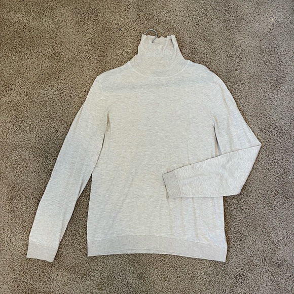 RW&CO cream turtleneck - Picture 1 of 3